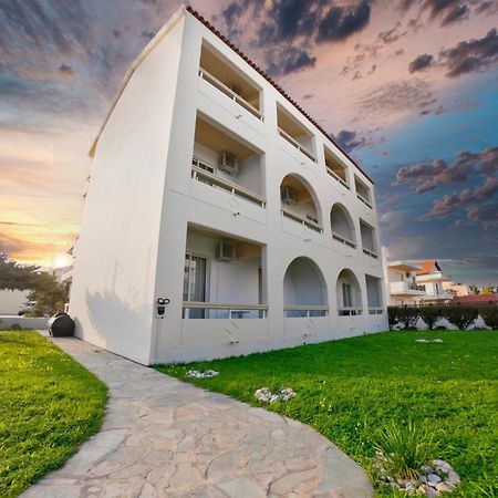 Lefteris Apartments In Ialysos  Exterior photo