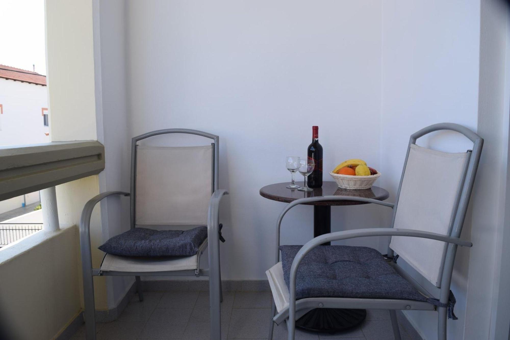Lefteris Apartments In Ialysos  Exterior photo