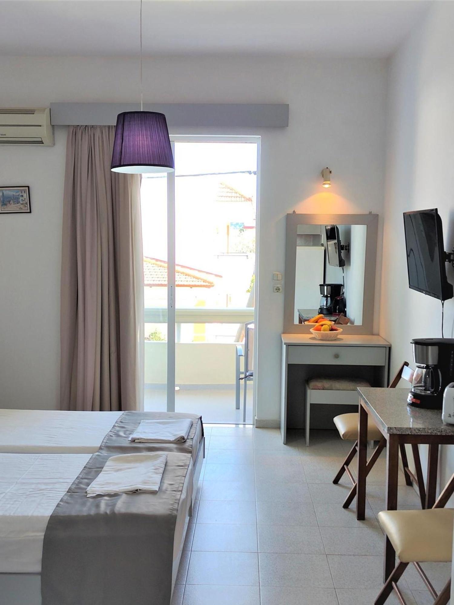Lefteris Apartments In Ialysos  Exterior photo