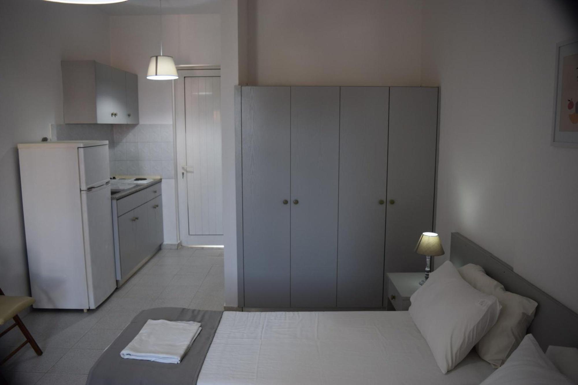 Lefteris Apartments In Ialysos  Exterior photo